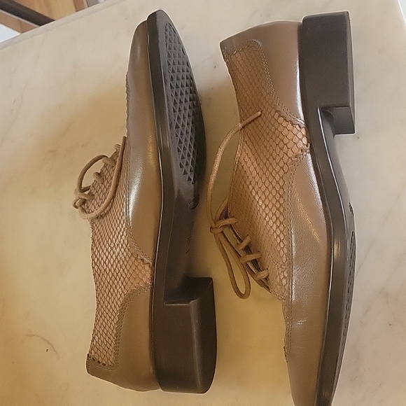 AEROSOLES Taupe Leather Oxfords 9M - Picture 6 of 14